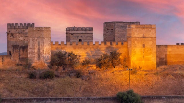 A solo 16 kilómetros de Sevilla, se encuentra este pueblo con vestigios de la Edad de Cobre