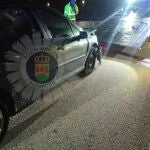 Detenido un conductor ebrio que circulaba en un coche sin un neumático y con el frontal dañado