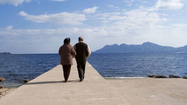 El aumento de la edad ordinaria de la jubilación, las cotizaciones o el cobro de la pensión completa cada vez preocupa más a los españoles