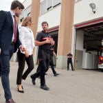 El jefe de Bomberos con la alcaldesa Catalá y el edil de Bomberos, Caballero