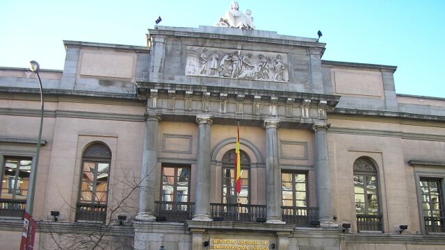 Fachada del Colegio Oficial de Médicos de Madrid