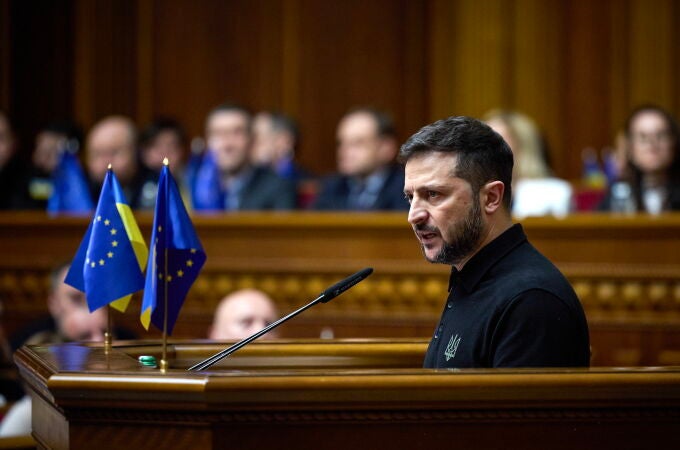 Ukrainian President Zelensky presents 'Victory Plan' to the parliament