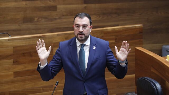 El presidente Barbón, en la Junta General del Principado.