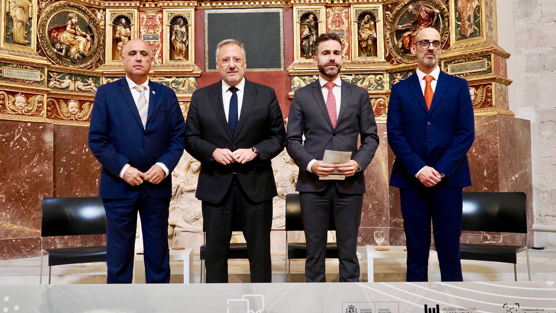 El presidente de las Cortes de Castilla y León, Carlos Pollán, inaugura la Jornada sobre ‘La Controversia de Valladolid’, junto al rector de la UEMC, David Grarcía