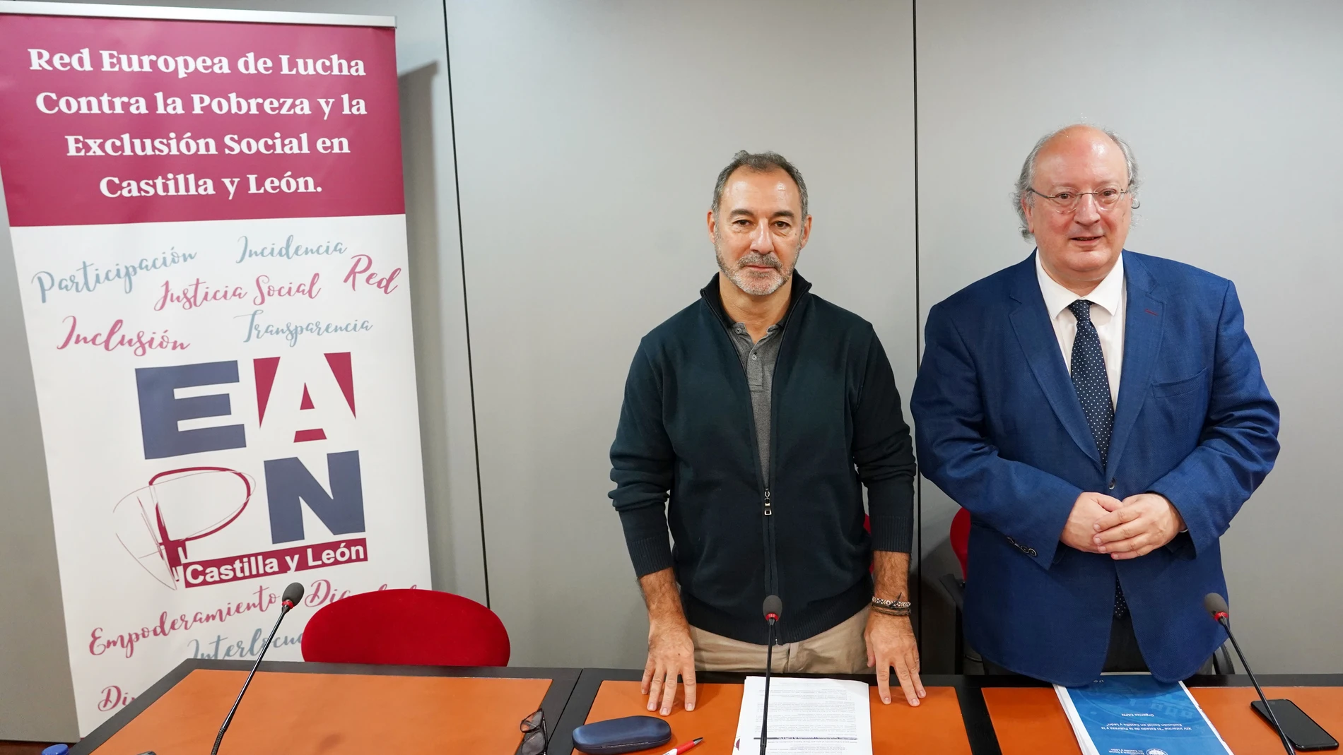 El presidente del CES, Enrique Cabero, y el presidente de EAPN CyL, Óscar Castro Vega, en la presentación del XIV Informe 'El estado de la Pobreza y la Exclusión Social en Castilla y León'