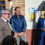 El consejero de la Presidencia, Luis Miguel González Gago, visita, junto a Emilio Arroita, un establecimiento de la localidad palentina de Hornillos de Cerrato