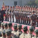 El líder norcoreano, Kim Jong Un, visita el cuartel general del Ejército