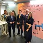 El consejero de Fomento e Infraestructuras, Jorge García Montoro, visita el espacio de la Región de Murcia en la Feria de la Vivienda de la Región de Murcia