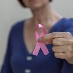 Una de cada ocho mujeres padecerá cáncer de mama a lo largo de su vida, un tumor que también pueden tener los hombres