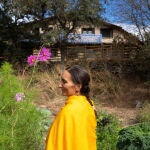 Mireia Fresno, residente de la comunidad hinduista Kailas Ashram en Brandilanes (Zamora)
