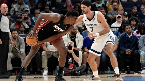 Aldama, con la camiseta de los Grizzlies