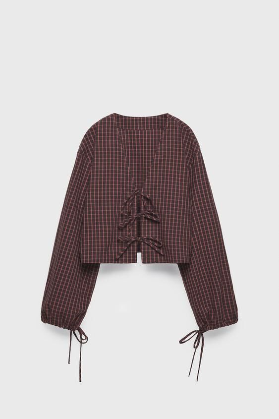 Blusa de cuadros de la colección adolescente de Zara.