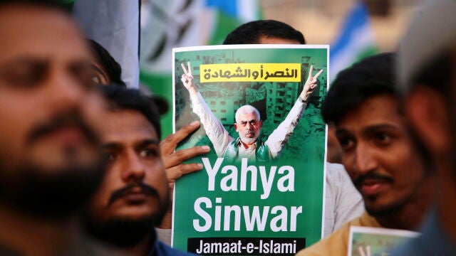 Absentee funeral prayer for Hamas leader Yahya Al-Sinwar in Karachi