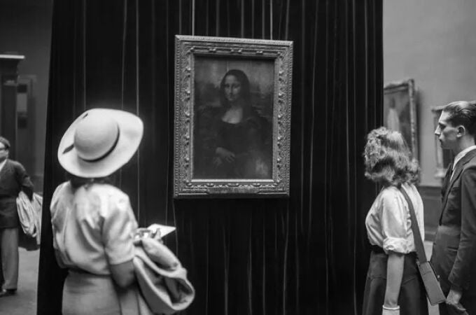 La "Mona Lisa", de Leonardo da Vinci, en julio de 1945 en París, tras haber estado escondida durante la Segunda Guerra Mundial