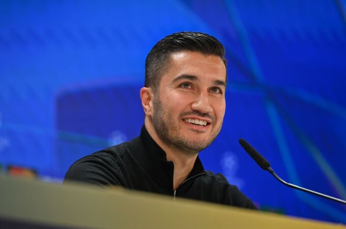 Nuri Sahin, ex jugador del Real Madrid, ahora es el técnico del Dortmund