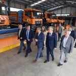 El consejero de Movilidad y Transformación Digital, José Luis Sanz Merino, visita el Centro de Conservación de Carreteras ubicado en la Autovía del Camino de Santiago, en Olmillos de Sasamón