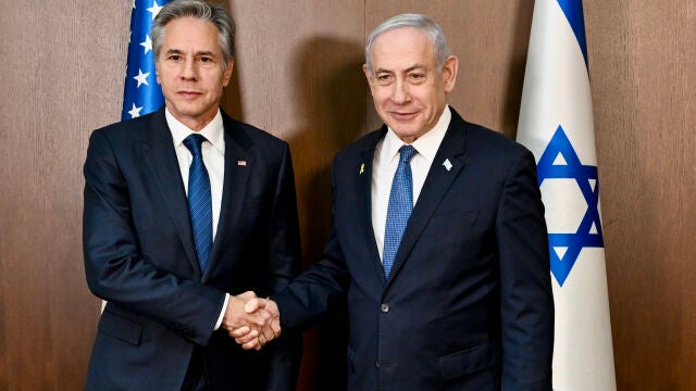 El primer ministro de Israel, Benjamin Netanyahu (dcha), se reúne este martes con el secretario de Estado de Estados Unidos, Antony J. Blinken, en Jerusalén