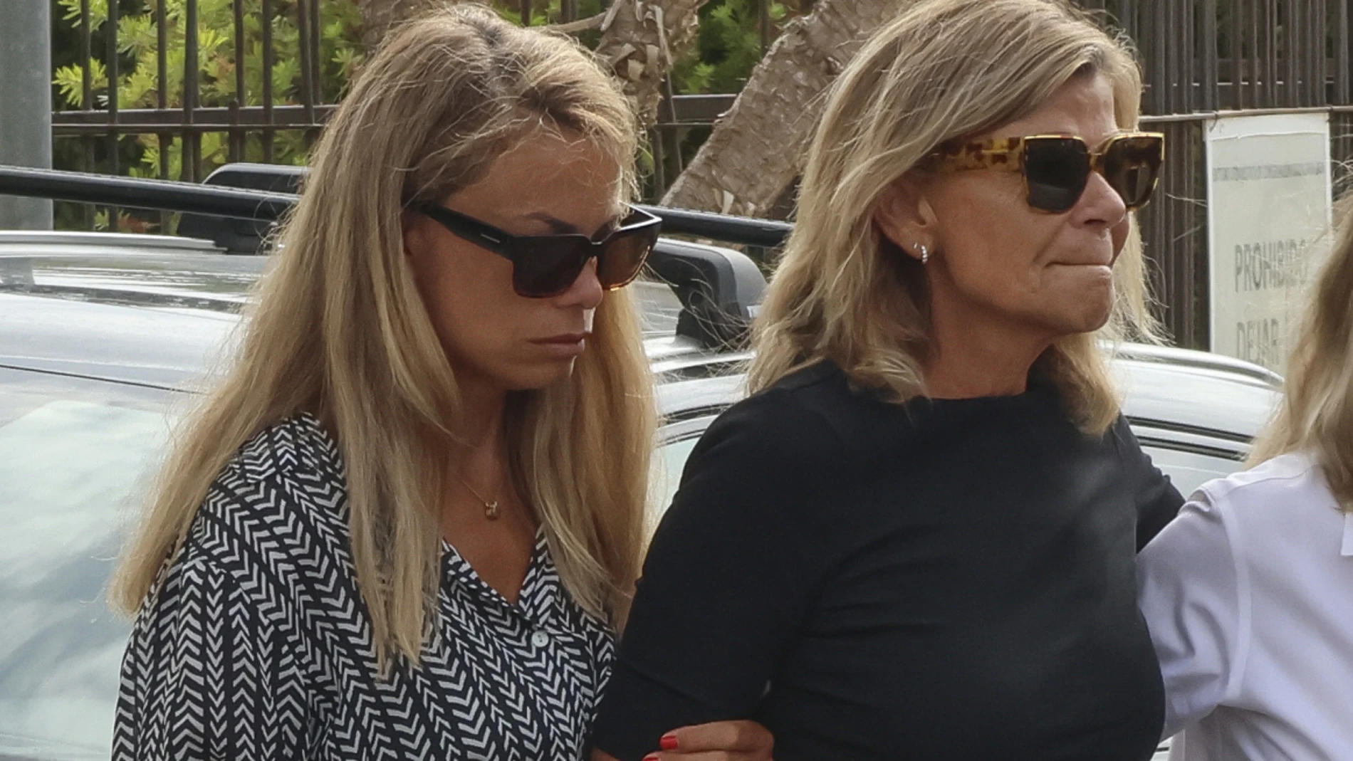 Carla Goyanes y Cari Lapique