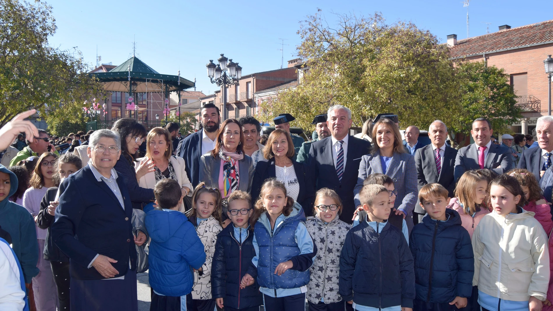 El delegado del Gobierno en Castilla y León, Nicanor Sen, y la consejera de Educación de la Junta de Castilla y León, Rocío Lucas, presentan en el Centro de Desarrollo Sociocultural de la Fundación Germán Sánchez Ruipérez, de Peñaranda de Bracamonte el ‘Plan director para la convivencia y mejora de la seguridad en los centros educativos y sus entornos'