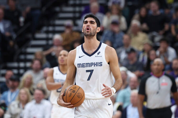 Santi Aldama anotó 27 puntos ante los Jazz