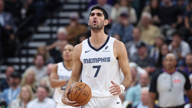 Santi Aldama anotó 27 puntos ante los Jazz