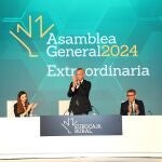 La Asamblea General Extraordinaria de Eurocaja Rural revalidó en la tarde de ayer a Javier López Martín como presidente de la entidad para los próximos cuatro años