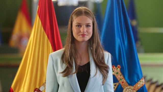 La princesa Leonor recibe el título de alcaldesa honoraria de Oviedo y la Medalla de Asturias