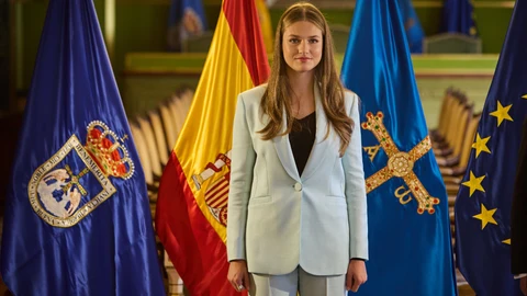 El look de la Princesa Leonor en su primer acto en solitario en Oviedo.