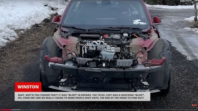 Un estadounidense compra un tesla destrozado para restaurarlo y se lleva una gran sorpresa al recuperar los datos del ordenador