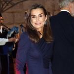 La Reina Letizia vuelve a alquilar un vestido, esta vez para el concierto de los Premios Princesa de Asturias