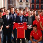 El alcalde de Valladolid, Jesús Julio Carnero, recibe a la selección española de rugby