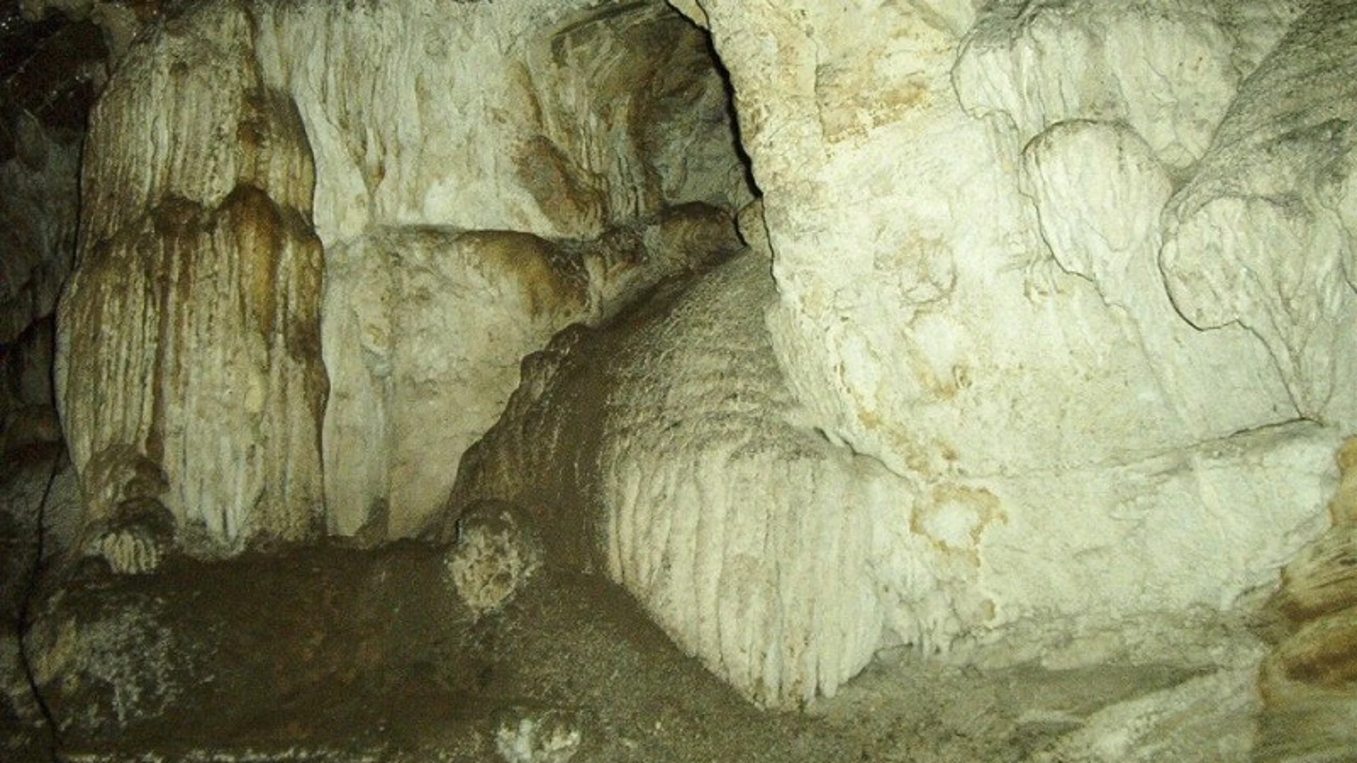 Interior de la cueva.