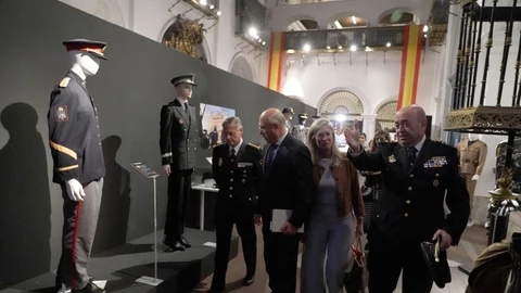 Juan Carlos Hernández, jefe superior de la Policía Nacional en Castilla y León junto a Jacinto Canales e Irene Carvajal