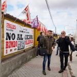 El presidente del comité de empresa de Bimbo, Félix Fernández, explica los detalles de la asamblea de trabajadores de la compañía en Valladolid