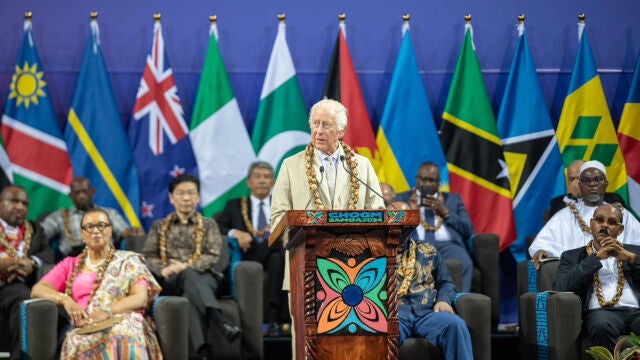 Carlos III reconoce el "doloroso" pasado colonial británico en naciones de la Commonwealth