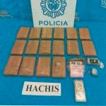 La Policía Nacional detiene a un hombre por agredir a su hija y por traficar con droga en el domicilio familiar