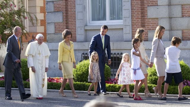 REPECION OFICIAL DE LA FAMILIA REAL AL PAPA BENEDICTO XVI EN EL PALACIO DE LA ZARZUELA CON MOTIVO DE LA CELEBRACION DE LAS JORNADAS MUNDIALES DE LA JUVENTUD _ JMJ 2011 © ALBERTO R. ROLDAN 19 08 2011