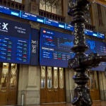 El IBEX casi plano, sube 0,01 %, con Fluidra liderando las ganancias e Inditex las caídas