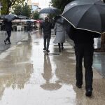 Casi la mitad de España estará hoy en aviso por lluvias, tormentas y olas