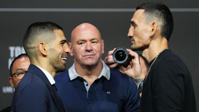 Ilia Topuria listo para el combate: cumple con el peso y se prepara para UFC 308 contra Max Holloway. 