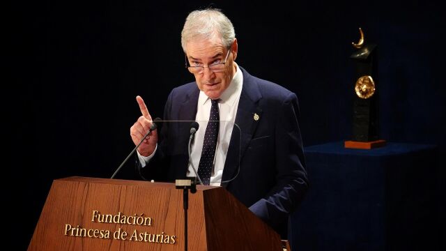 Premios.- Ignatieff: "Los premios son un ajuste de cuentas con uno mismo"