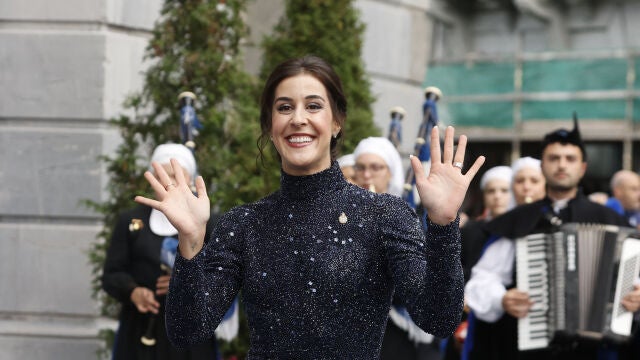 Carolina Marín, con un vestido azul noche en los Premios Princesa de Asturias 2024