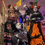 La estación fantasma de Metro de Madrid en Chamberí celebra el Día de Muertos de México