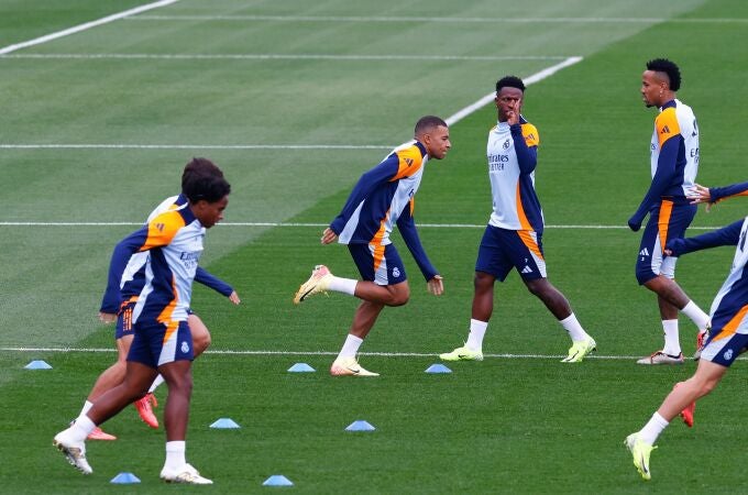 Mbappé, en el último entrenamiento antes del Clásico del Bernabéu