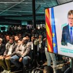 AV.- Puigdemont llama a dejar de "resistir" y pasar a la ofensiva para conseguir la independencia