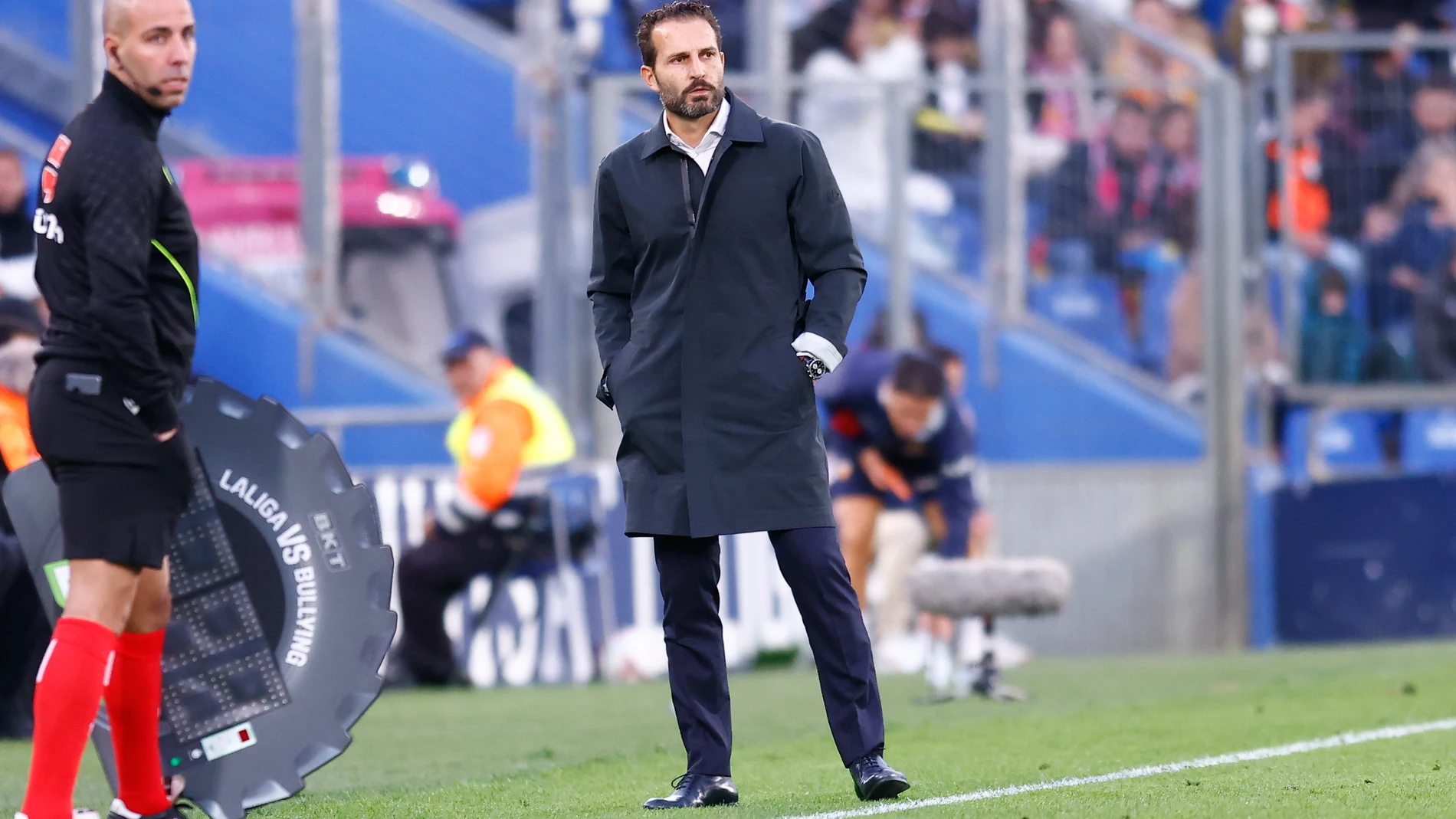 Ruben Baraja, head coach of Valencia, reacts during the Spanish League, LaLiga EA Sports, football match played between Getafe CF and Valencia CF at Coliseum de Getafe stadium on October 27, 2024, in Getafe, Spain. AFP7 27/10/2024 ONLY FOR USE IN SPAIN