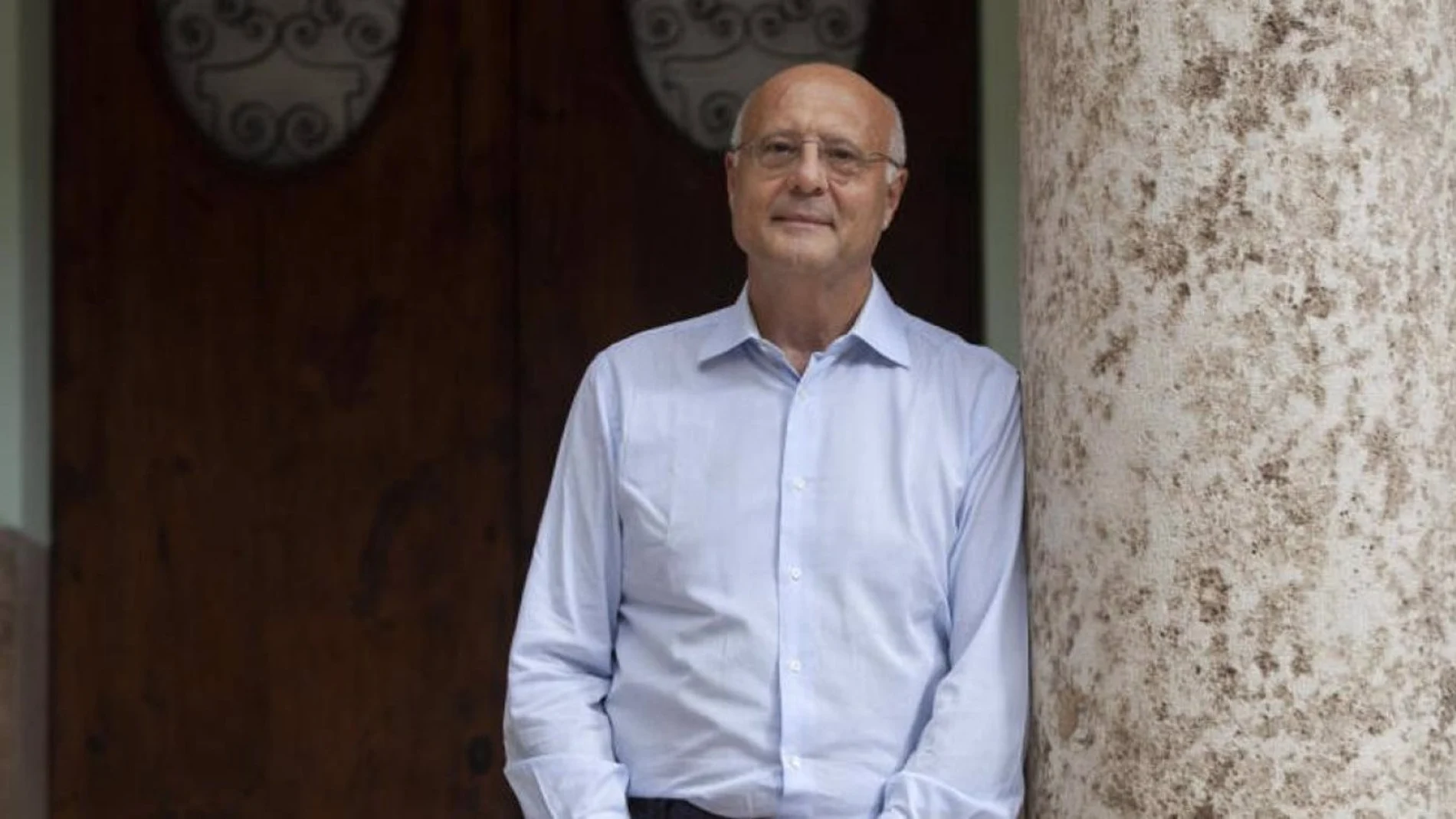 El filólogo Pedro Cátedra ingresa en la RAE y alerta de la "crisis humanística" en la que está la cultura escrita