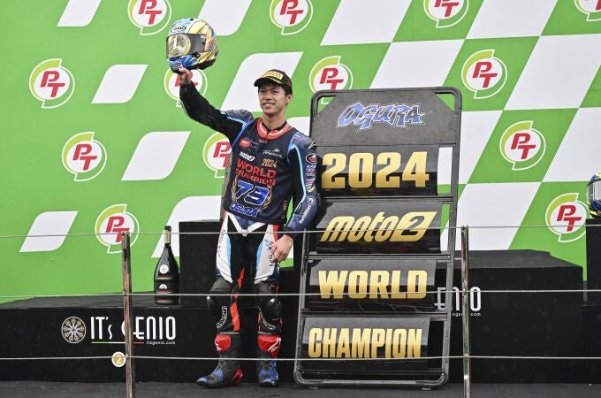 Ai Ogura, en el podio de Tailandia ya como nuevo campeón del Moto2