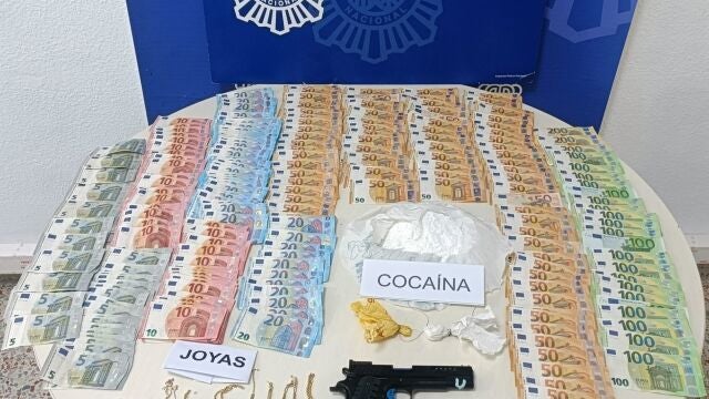 Sucesos.- La Policía Nacional desmantela un punto de venta de drogas cercano a un instituto en Tenerife