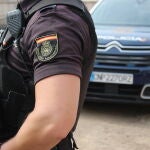 La Policía evita que un hombre apuñale a su hija menor de edad en Valencia